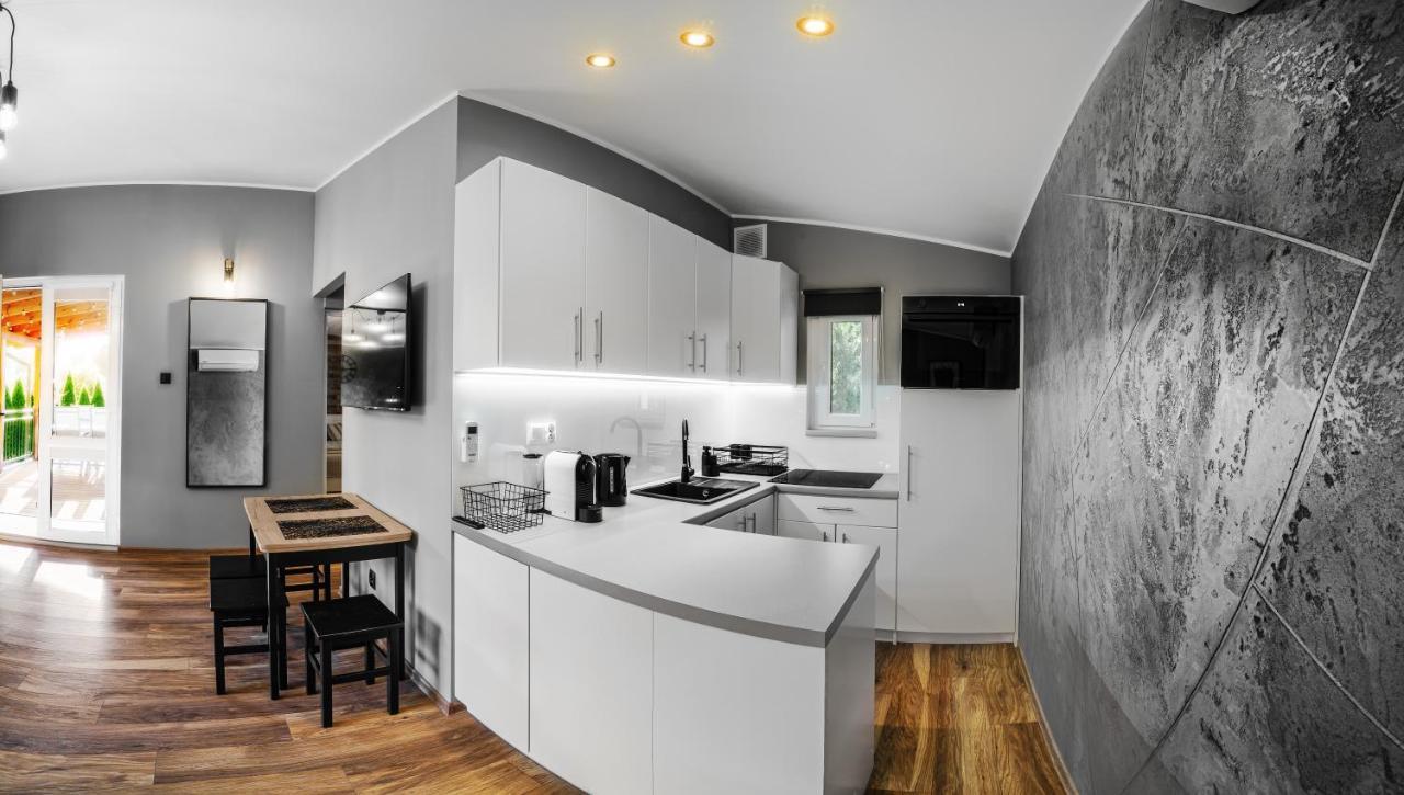 Letniskowy Nad Jeziorem Ferienhaus *